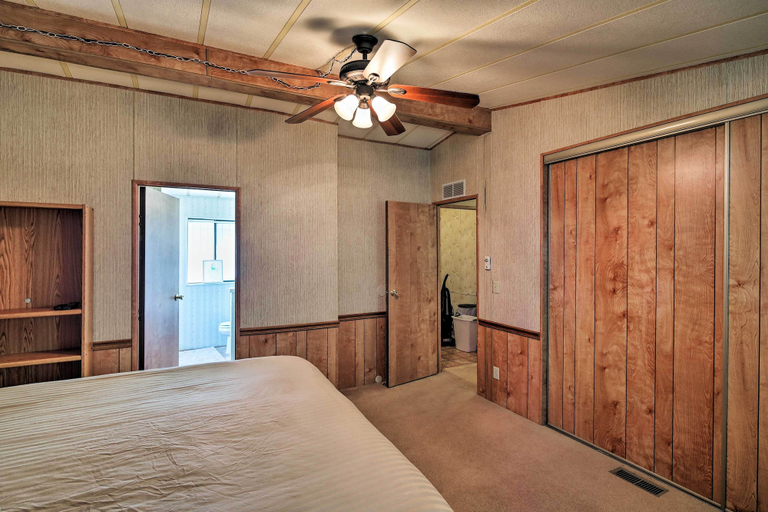 Bedroom 2, Bullhead City Home w/ Fire Pit - Walk to CO River!, Mohave