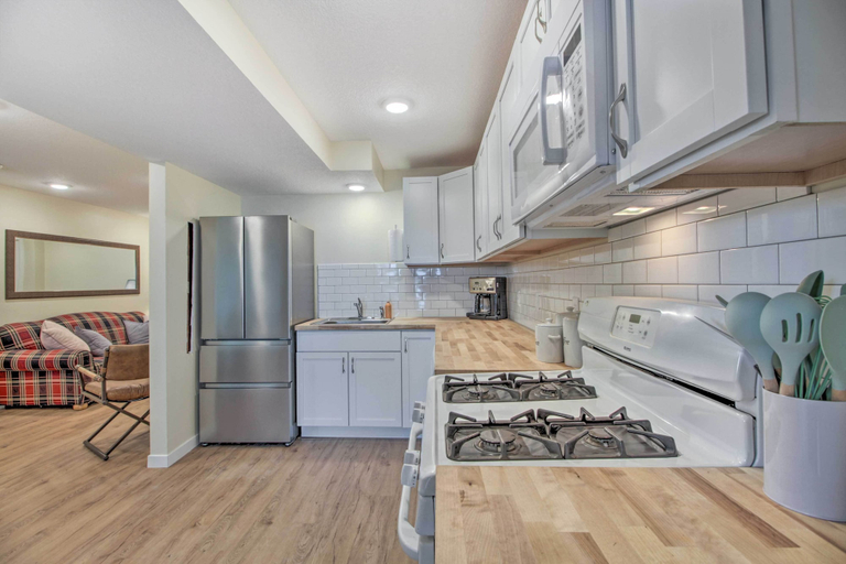 Others 4, Lower Unit of Cabin: Shared Dock & Fire Pit!, Sherburne