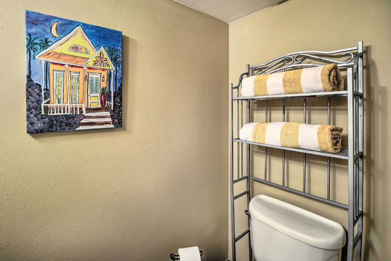 Bedroom 3, Charming Montrose Townhome with Private Pool!, Houston