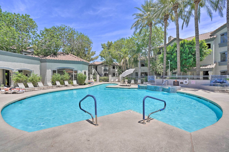 Sport & Beauty 1, Scottsdale Resort Condo w/ Pool & At-home Comforts, Maricopa