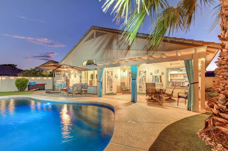 Sport & Beauty 1, Sunny Surprise Home w/ Luxe Backyard Oasis!, Maricopa