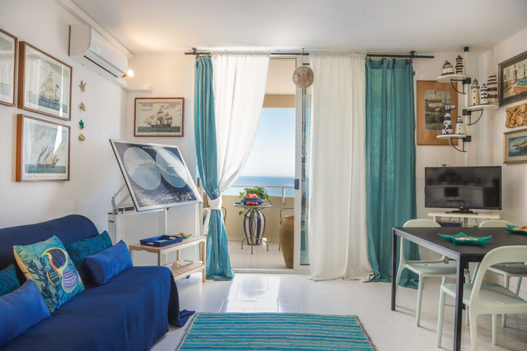 Bedroom 2, Casa nel blu, Bari