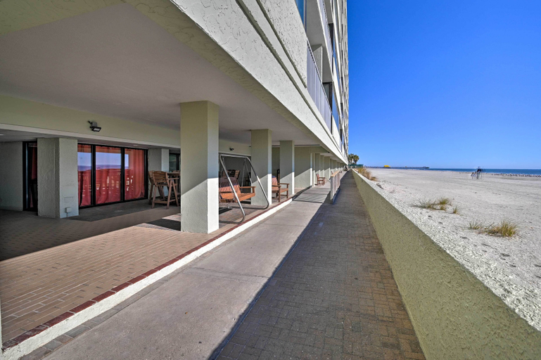 Exterior & Views 2, Oceanfront Myrtle Beach Condo with Resort Perks!, Horry