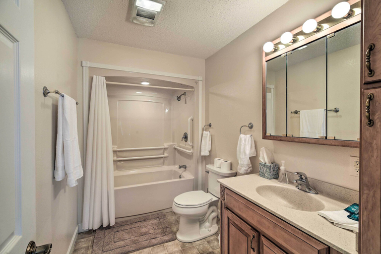 Bathroom 4, Laptop-Friendly Appalachian Mountain Retreat!, Norton