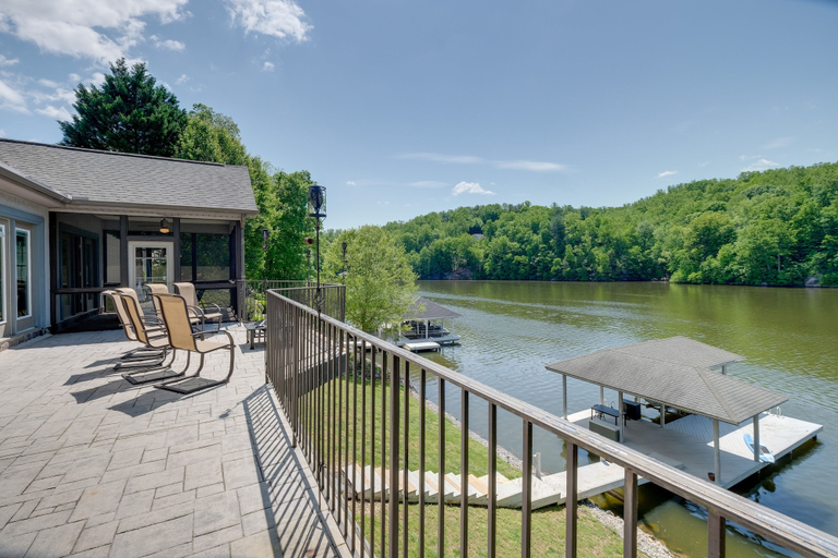 Others 1, Waterfront Smith Mountain Lake Home w/ Boat Dock!, Franklin