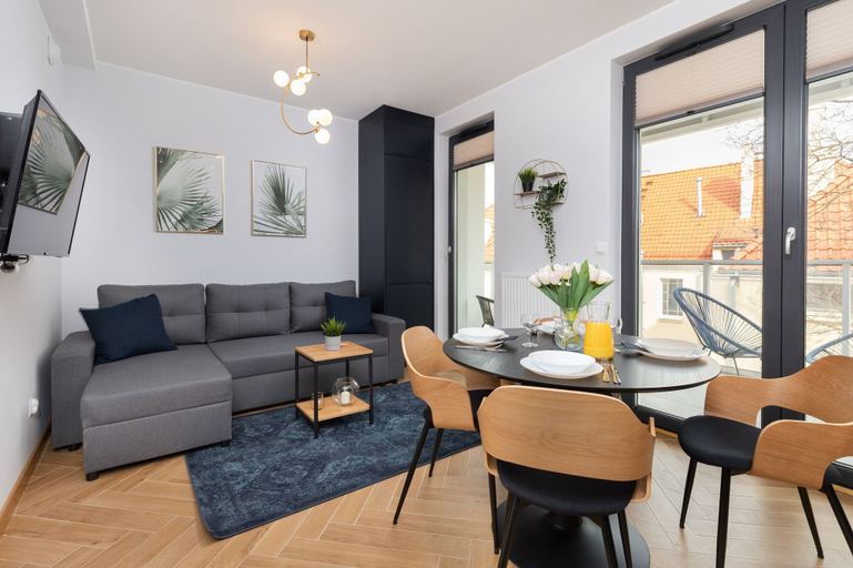Room 3, Apartment With Parking by Renters, Gdańsk City