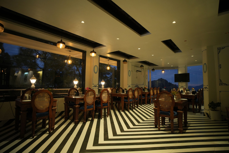 Food & Drinks 5, Oakhill Resort, Solan