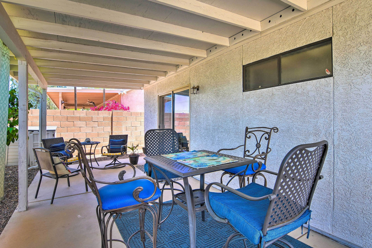 Food & Drinks 5, Sun-lit Tucson Digs w/ Private Pool & Patio!, Pima