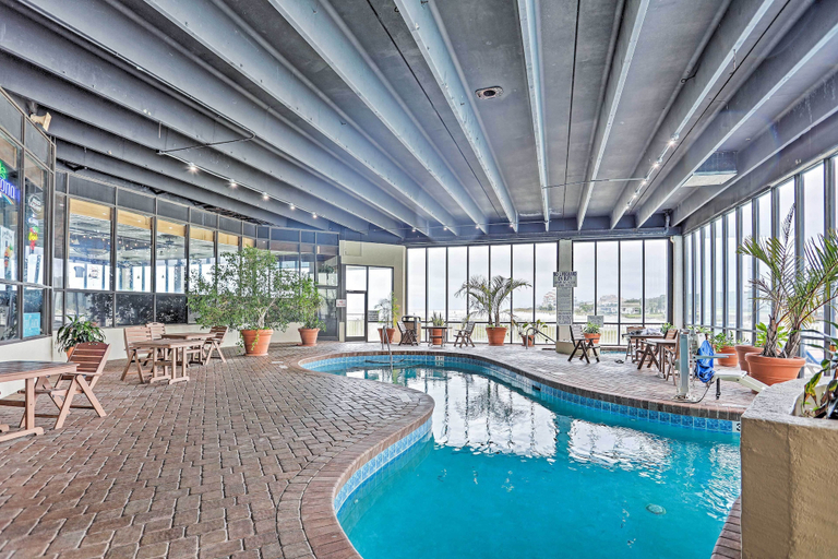 Sport & Beauty, Oceanfront Myrtle Beach Condo with Resort Perks!, Horry