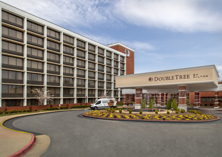 Exterior & Views 2, DoubleTree by Hilton Hotel Charlottesville, Albemarle