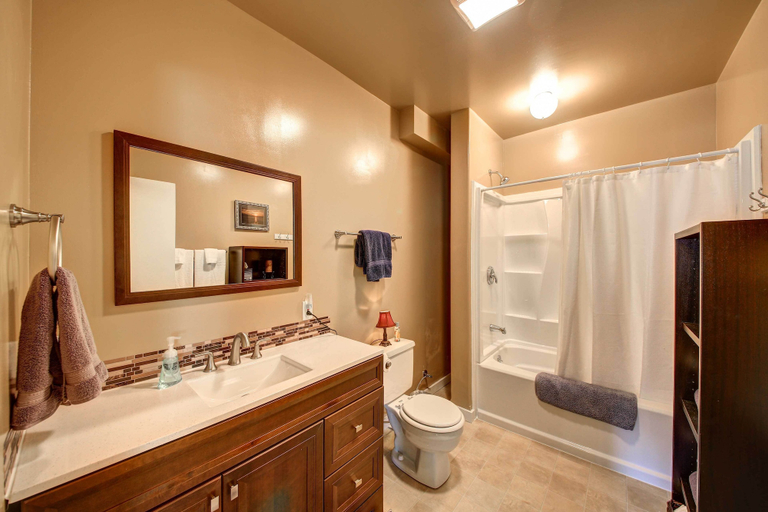 Bathroom 3, Angler's Dream Remote Escape on Bull River!, Sanders