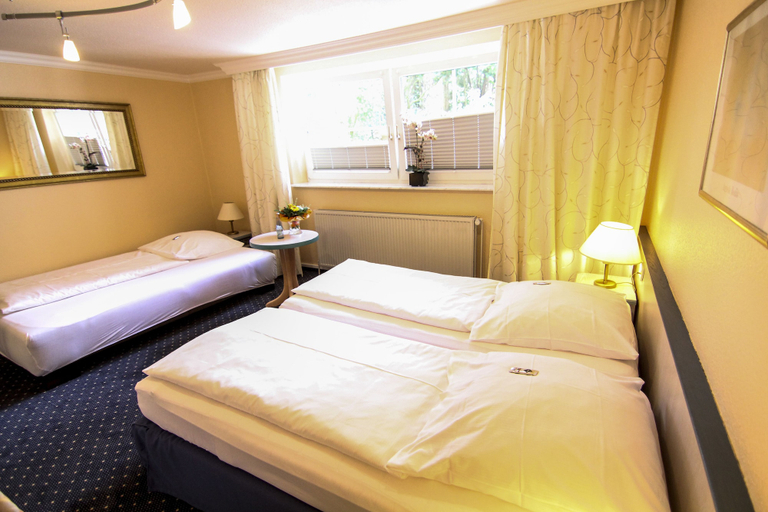 Bedroom 3, Hotel Marienthal, Hamburg