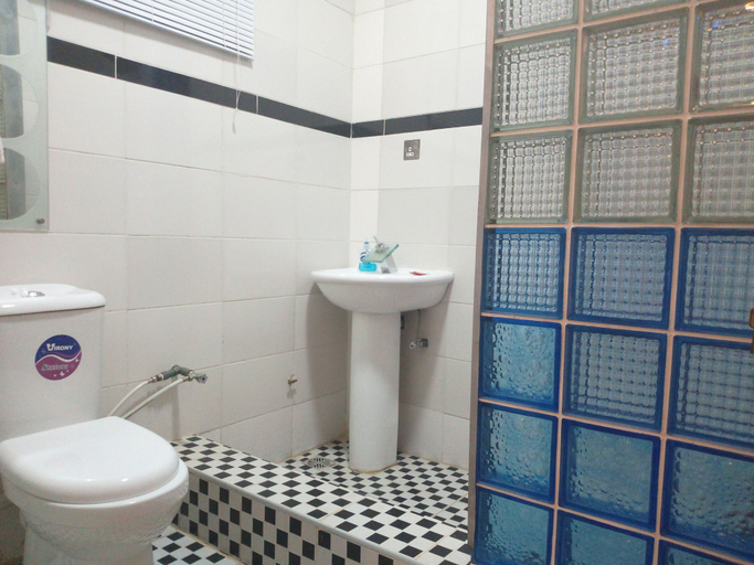 Bathroom 3, Euro Lounge and Suites, IbadanSouth-West