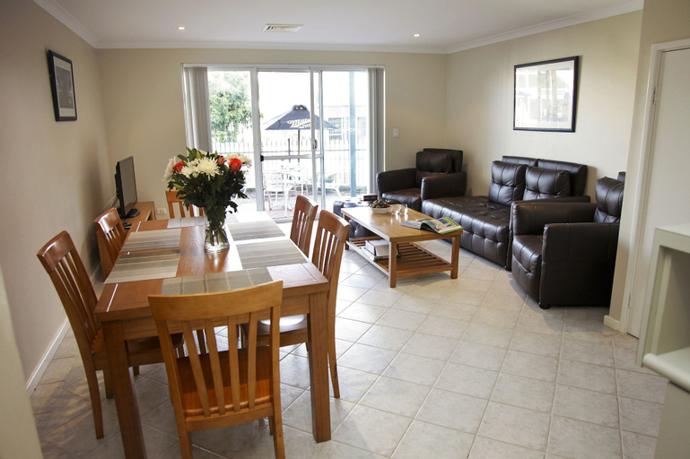 Dining Room 4