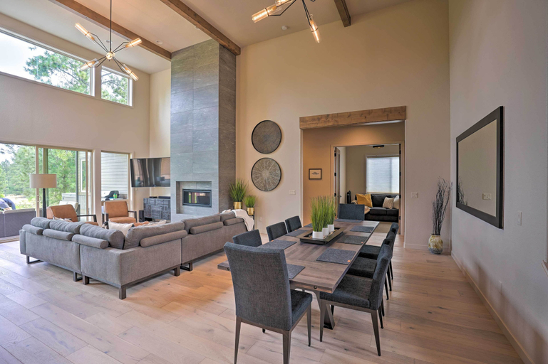 Others 1, Mountain-base Lodge: 6 Miles to Downtown Bend, Deschutes