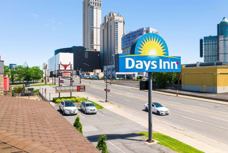 Exterior & Views 5, Days Inn by Wyndham Fallsview, Niagara