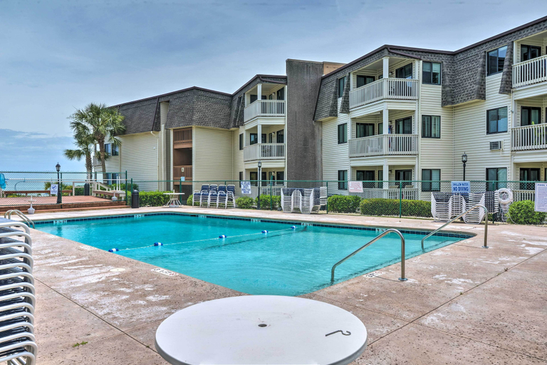 Sport & Beauty 3, Ocean-View Balcony! Myrtle Beach 3rd-Floor Retreat, Horry