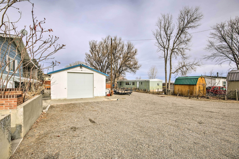 Exterior & Views 2, Billings Apartment w/ Fireplace + Smart TV, Yellowstone