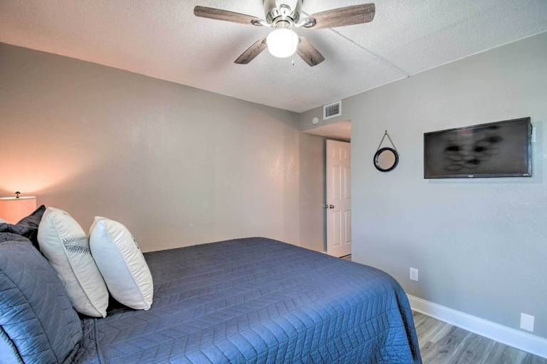 Bedroom 3, Bright Gulf Shores Beachfront Condo w/ Pool Access, Baldwin