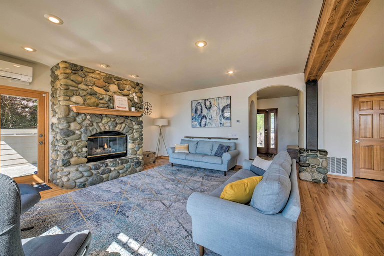 Others 5, Spacious Lake Stevens Home with Fire Pit, Patio, Snohomish