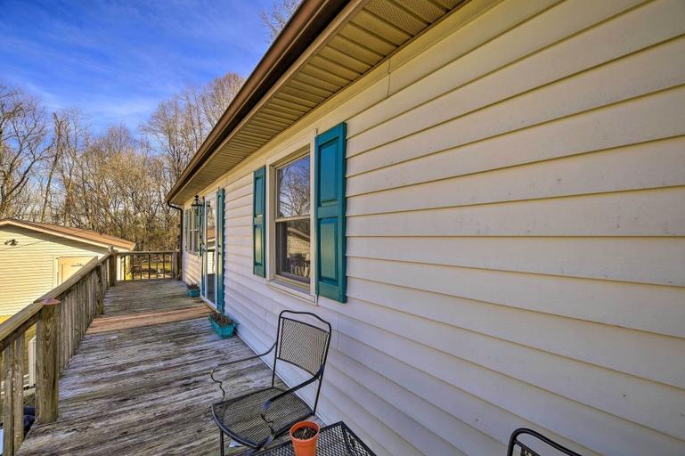 Others 5, Pet-friendly Home w/ Grill & Farm in Meadowview!, Washington