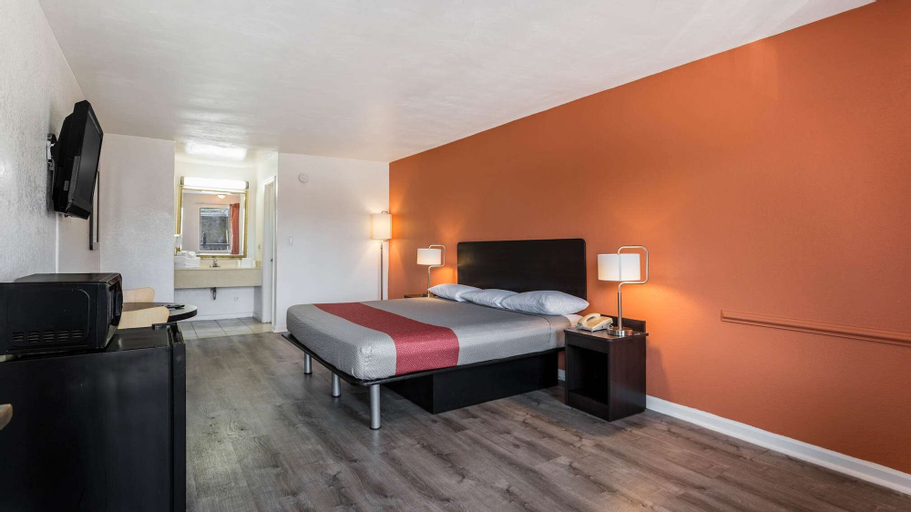 Bedroom 13