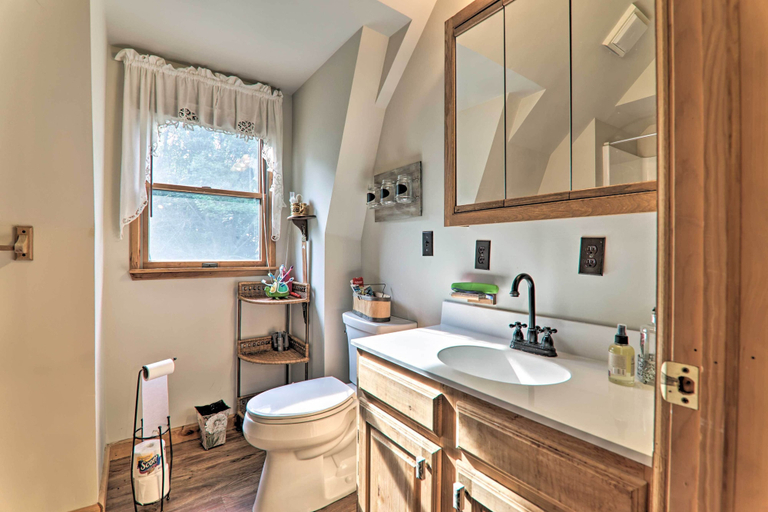 Bathroom 4, 2 Mi to Elk Mountain: Poconos Escape on 11 Acres!, Susquehanna