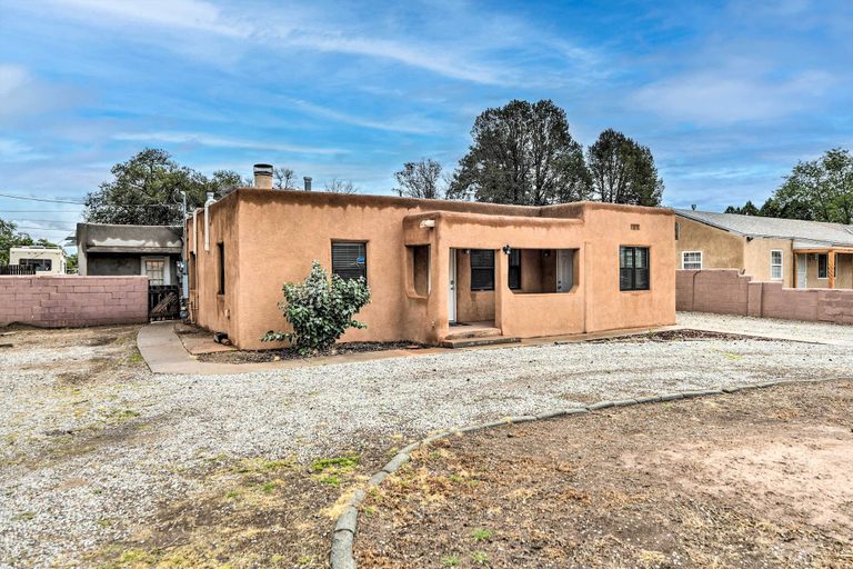 Exterior & Views 1, Adobe Albuquerque Home ~ 5 Mi to Old Town!, Bernalillo