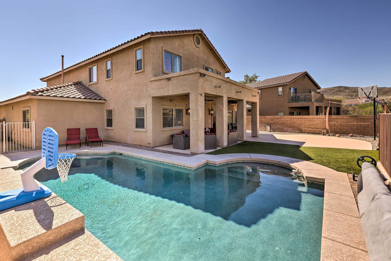 Sport & Beauty 1, Modern Tucson Home w/ Patio + Saltwater Pool!, Pima