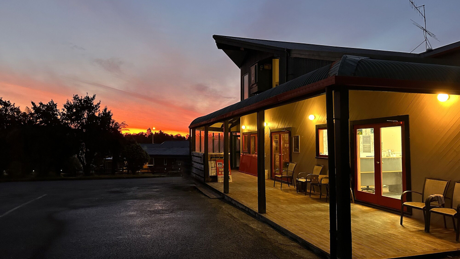 Exterior & Views 2, Fox Glacier Jade Hotel, Westland