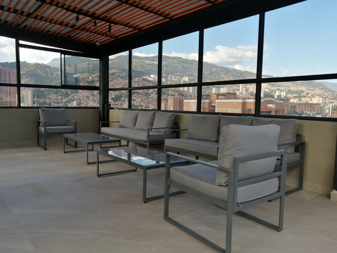 Others 5, Montecarlo, Medellín