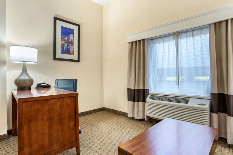 Bedroom 3, Comfort Suites Jacksonville Airport, Duval