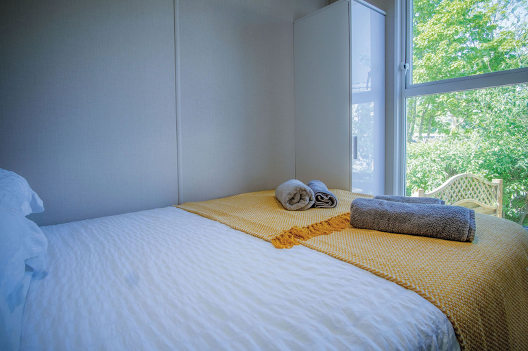 Bedroom 2, The Studio - 1 Bedroom Cabin - Amroth, Pembrokeshire