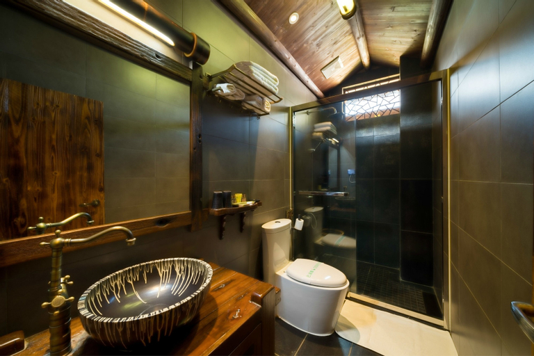 Bathroom 7