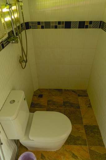 Bathroom 3, Apinya Resort Bangsarey, Sattahip