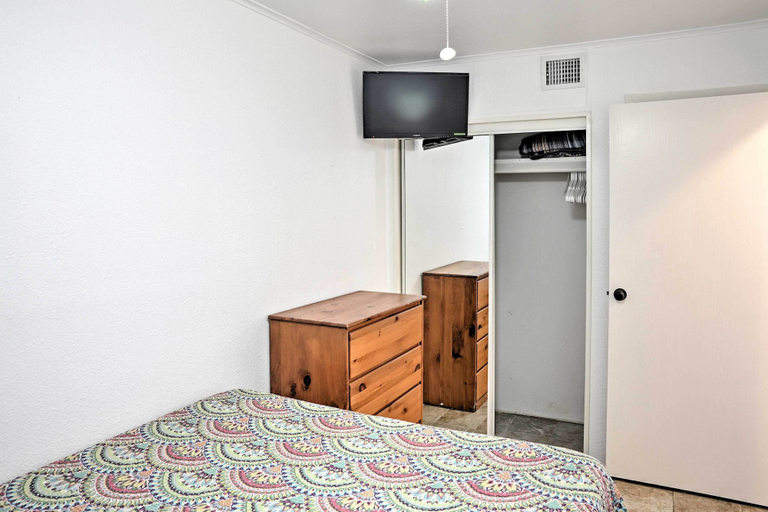 Bedroom 2, Surfside 'sandcastle Suite' w/ Balcony & 2 Pools!, Nueces