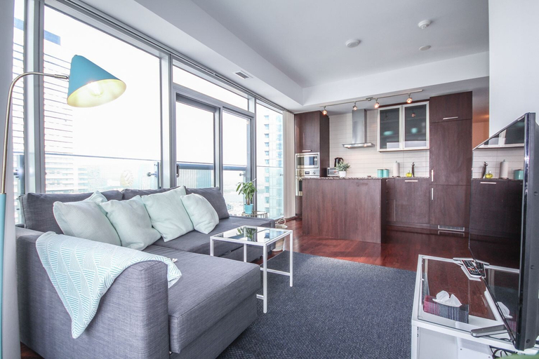 Others 5, Sarkar Suites - Entertainment District, Toronto