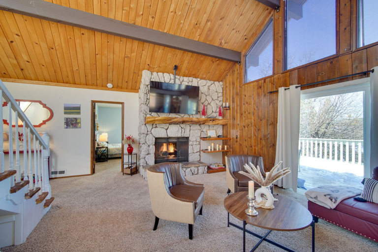 Others 5, Lake Arrowhead Vacation Home w/ Decks & Grill!, San Bernardino