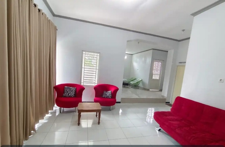 Sport & Beauty 2, Villa batu Oma Khansa, Malang