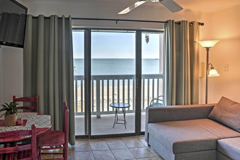 Others 5, Surfside 'sandcastle Suite' w/ Balcony & 2 Pools!, Nueces