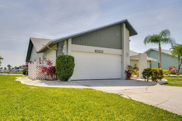 Exterior & Views 2, Waterfront Cape Coral Home w/ Pool & Gulf Access, Lee