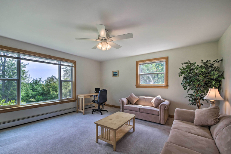 Others 5, Spacious Bristol House w/ Deck & Harbor Views!, Lincoln