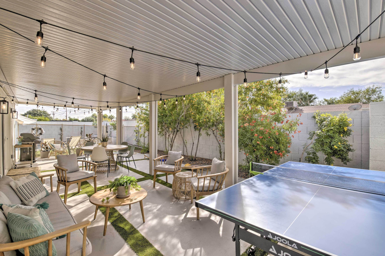 Food & Drinks, Lavish Scottsdale Oasis: Game Room Veranda + Pool!, Maricopa