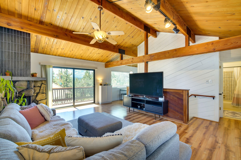 Others 1, Bright Big Bear Cottage w/ Fire Pit: 3 Mi to Lake!, San Bernardino