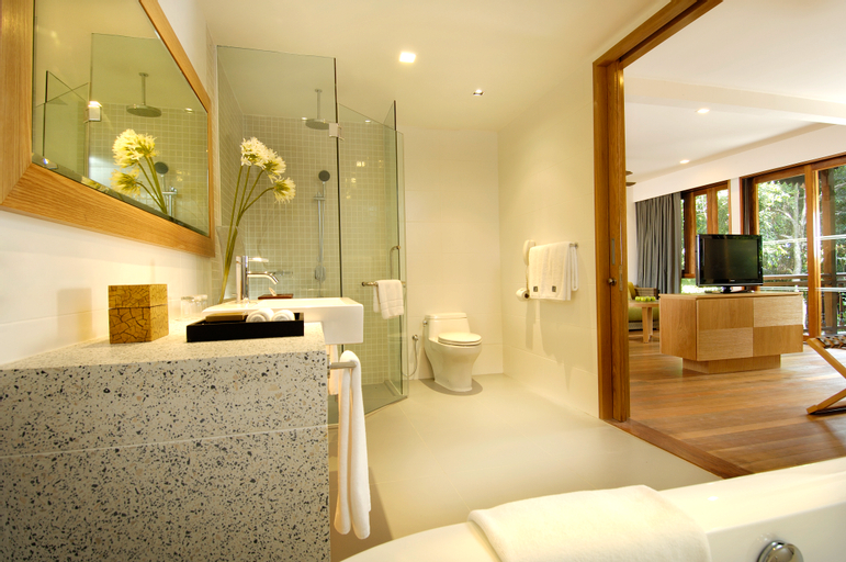 Bathroom 24