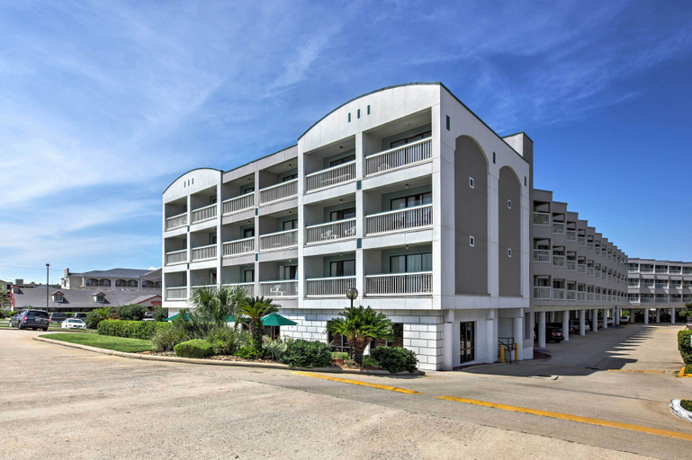 Exterior & Views 2, Steps to Sand + 2 Pools! Galveston Coastal Getaway, Galveston