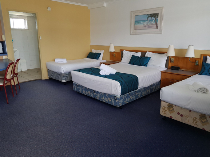 Bedroom 3, The Q Motel, Rockhampton