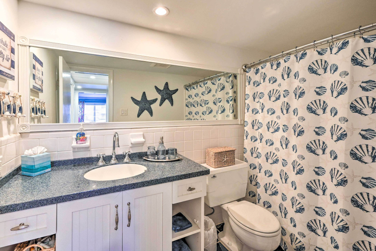 Bathroom 5, Condo w/ Pool Access: Walk to Shopping & Beach!, Collier
