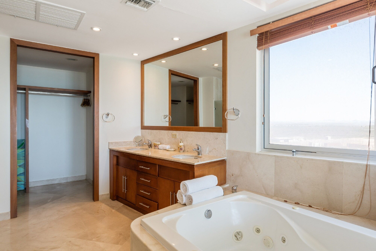 Bathroom 3, Luna Blanca 0403 by Kivoya, Puerto Peñasco