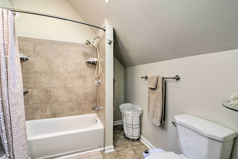 Bathroom 3, Rochester House w/ Fire Pit, Grill & Patio!, Monroe